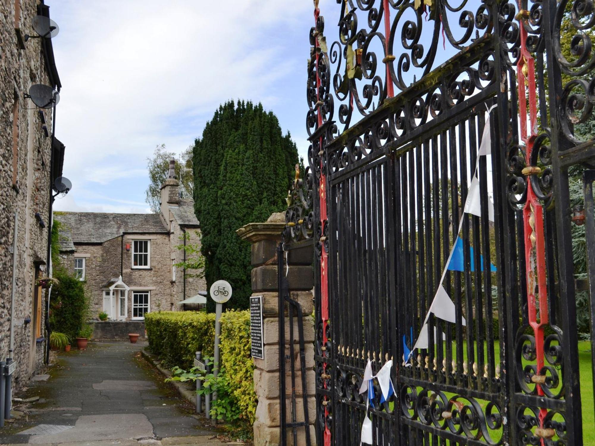 Church Walk Cottage Kendal Eksteriør billede